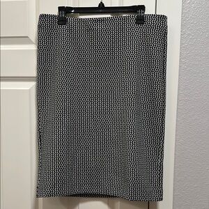 Ann Taylor Black and White Patterned Pencil Skirt